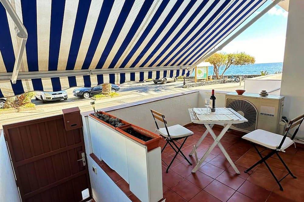 Entire apartment, La Casa de Santiago y la Playa in Playa de Santiago, La Gomera
