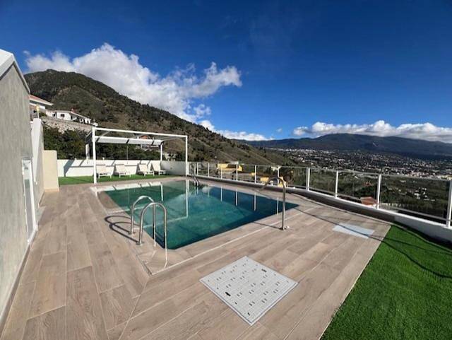 Apartamento de vacaciones para 4 personas, con balcón además de piscina y vistas - 1