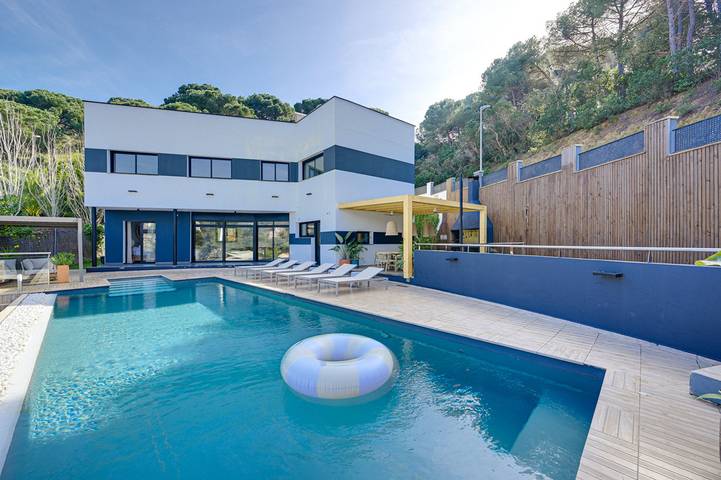 Villa für 14 Personen, mit Balkon und Terrasse