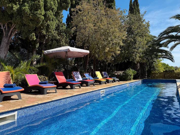 Villa voor 40 personen, met tuin en sauna, kindvriendelijk in Vilanova i la Geltrú
