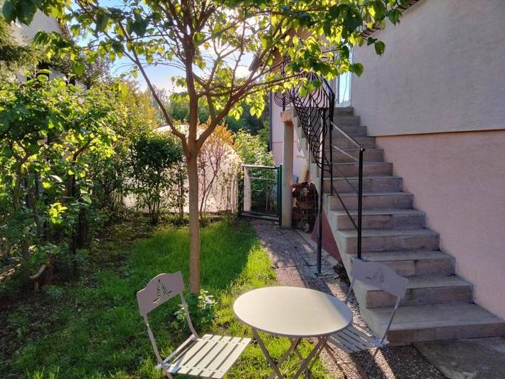 Appartement de vacances pour 3 personnes, avec jardin