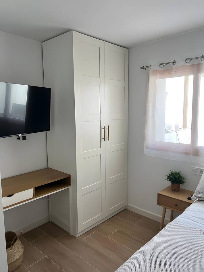 Apartamento inteiro, Quarto 'Casa Roberto' com casa de banho privativa, wifi e ar condicionado em Álora in Álora, Málaga Provincia