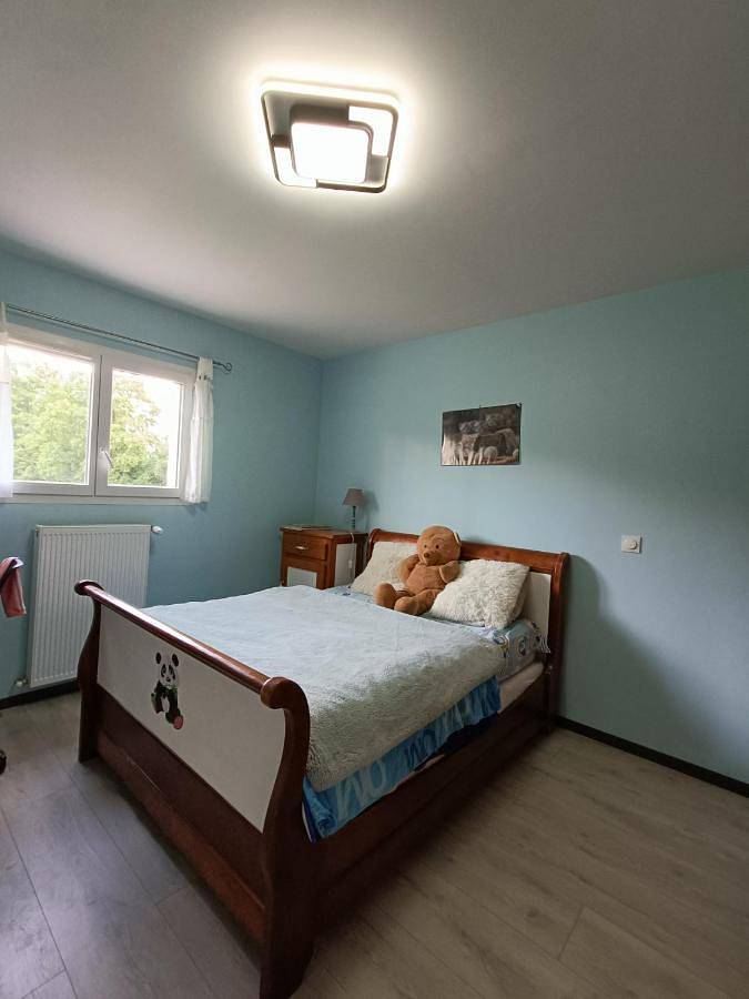 Appartement de vacances entier, Double Room with Garden View in Maurepas, Yvelines