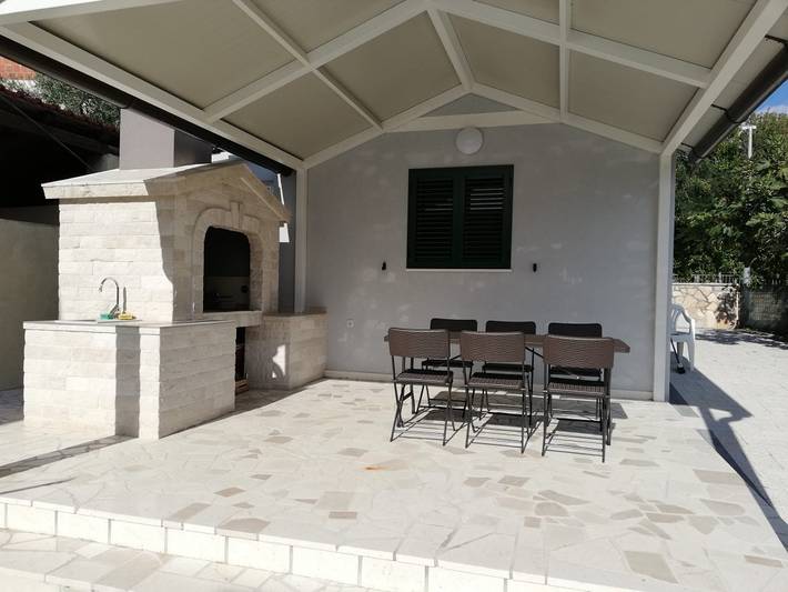 Gîte pour 3 personnes, avec terrasse à Pirovac - 3