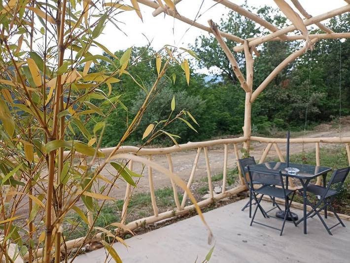 Gîte pour 3 personnes, avec terrasse et vue à Aujac - 2