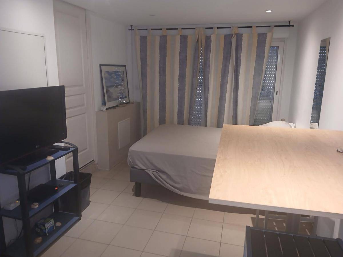 Chambre d'hôte avec accès piscine in Gigean, Côte méditerranéenne (France)