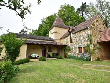 Gîte pour 8 personnes, avec jardin et terrasse, animaux acceptés à Cazals