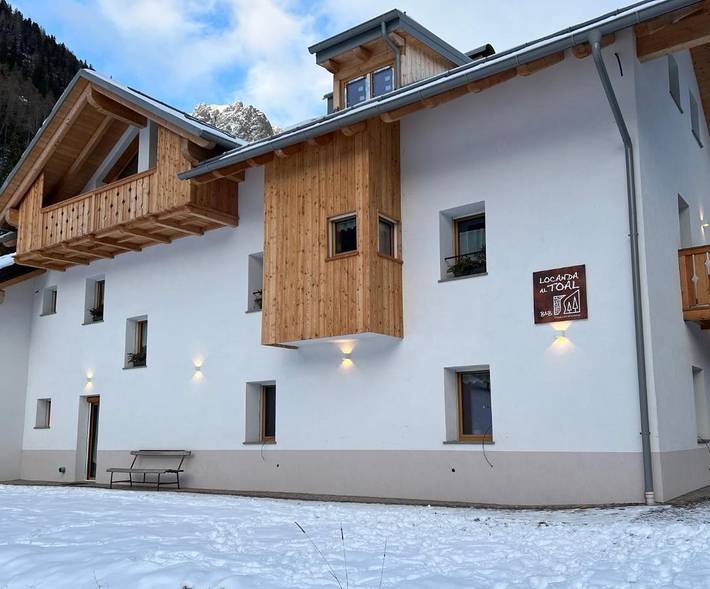 B&b per 3 persone, con Balcone e Giardino nonché Panorama in Passo San Pellegrino