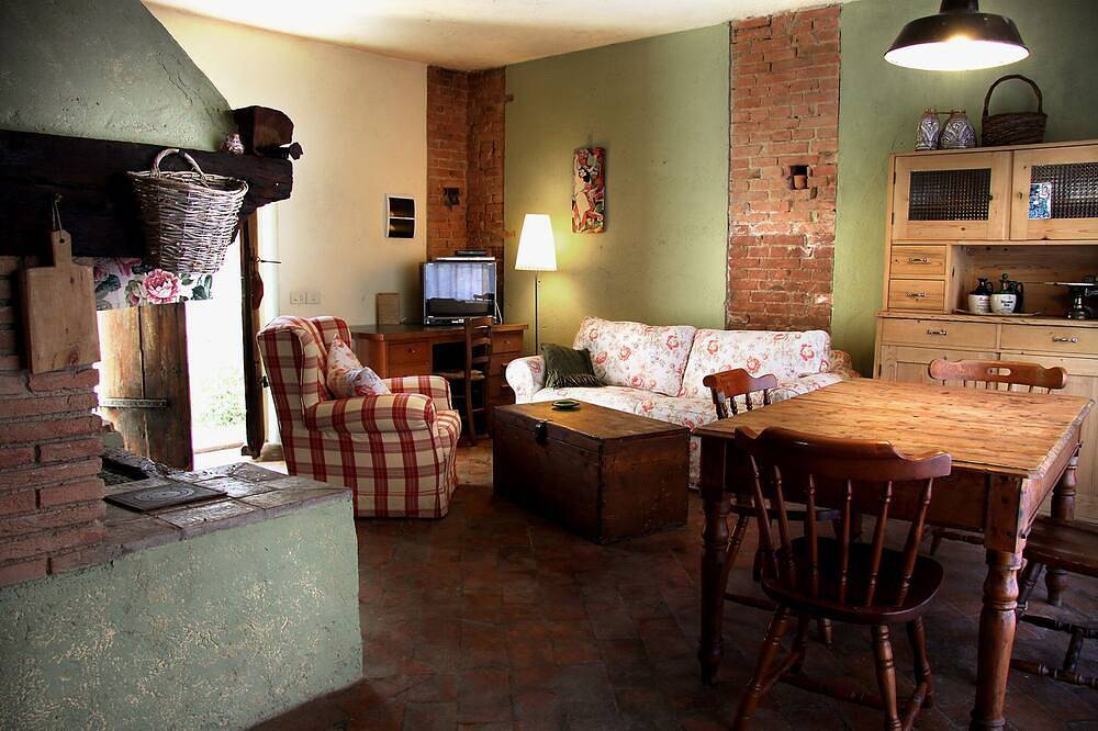 Lovely Barn with Private Poolnear San Gimignano, between Florence and Siena. in Castelfiorentino, Firenze Provinsen