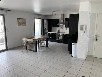 Gîte pour 4 personnes, avec terrasse dans Gare de Lyon Part Dieu