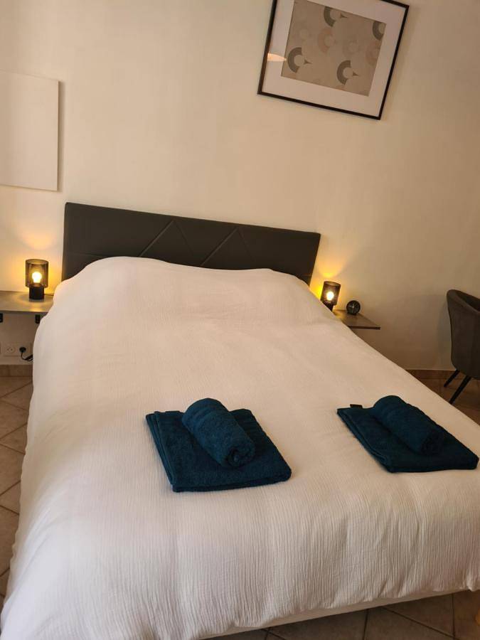 Appartement entier, One-Bedroom Apartment in Saint-Chély-d'Apcher, Région de Mende