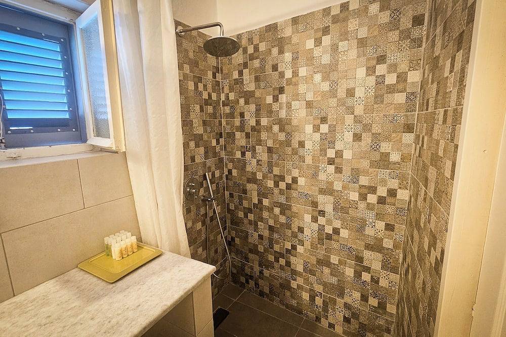 Entire apartment, Luljeta's Guest House -\nyour Peaceful Haven in Hydra’s Heart. in Hydra