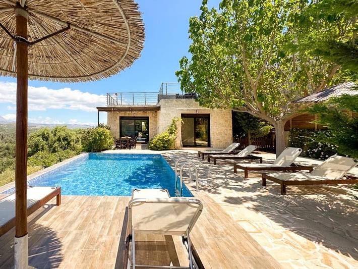 Villa für 6 Personen, mit Pool und Ausblick sowie Garten - 1