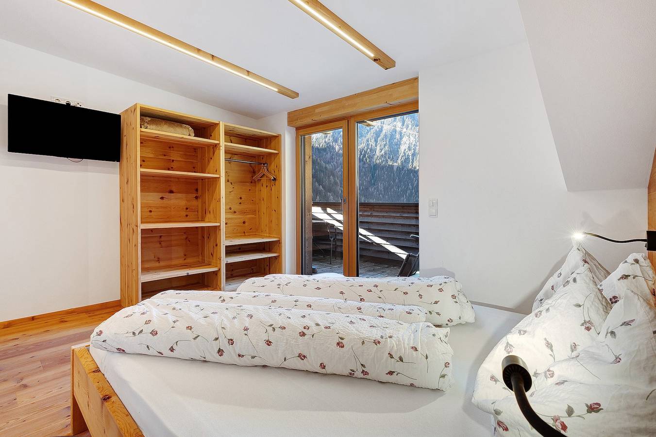 Zimmer 'Steinhof Zimmer Abendsonne' mit Bergblick, gemeinsamer Terrasse und Wlan in Mittertal (Ratschings), Ratschings