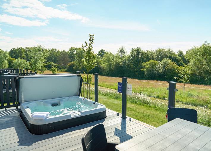 Glamping for 4 people in Wiltshire