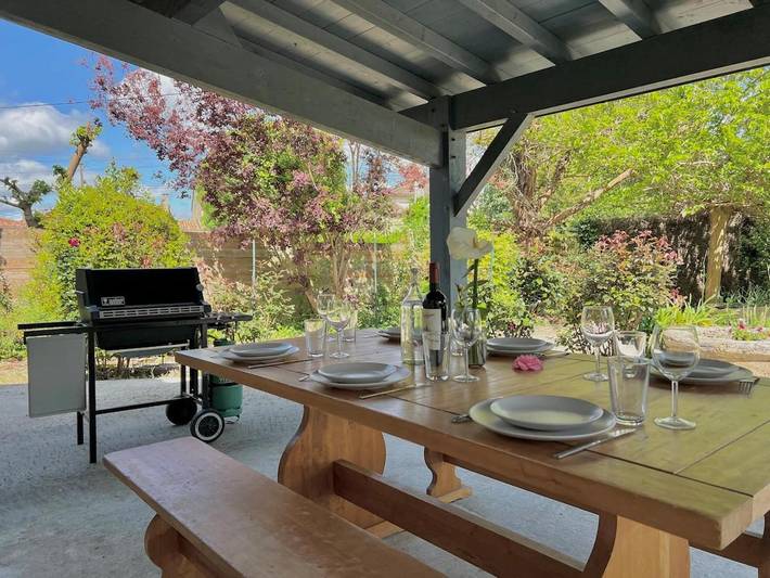 Location de vacances pour 9 personnes, avec piscine ainsi que vue et jardin, animaux acceptés à Sainte-Terre - 2