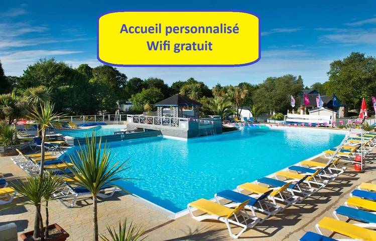 Camping pour 6 personnes, avec jardin ainsi que jacuzzi et piscine