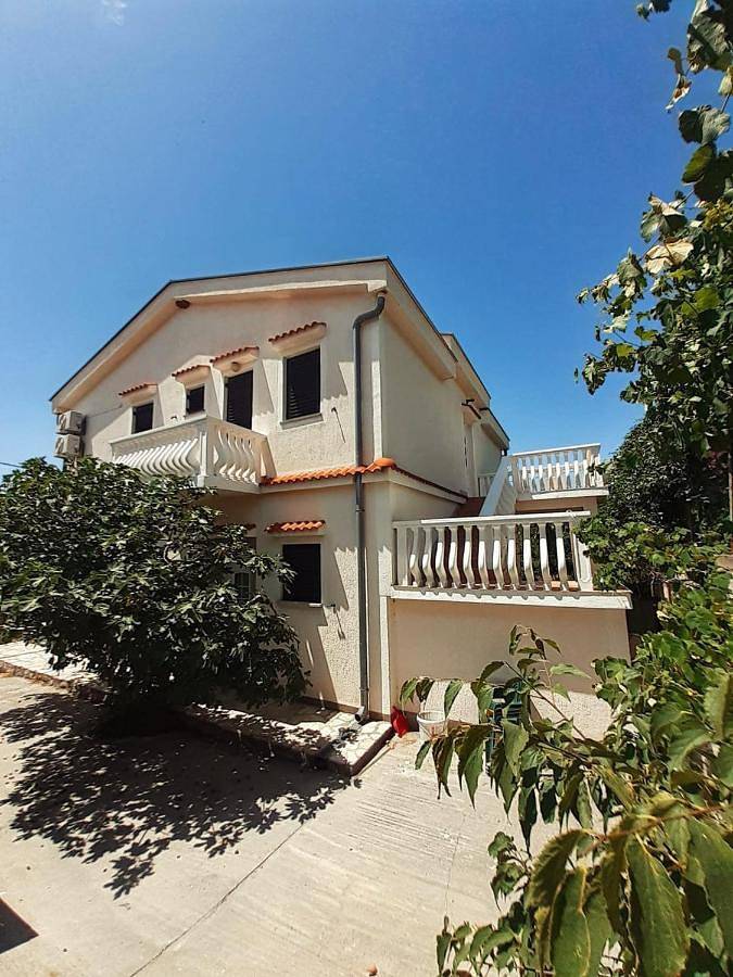 Guest House Keskic in Karlobag, Velebit Nature Park