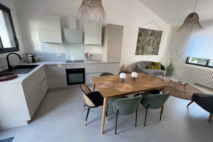 Location de vacances pour 8 personnes, avec jardin et terrasse dans Plage De Ragnette