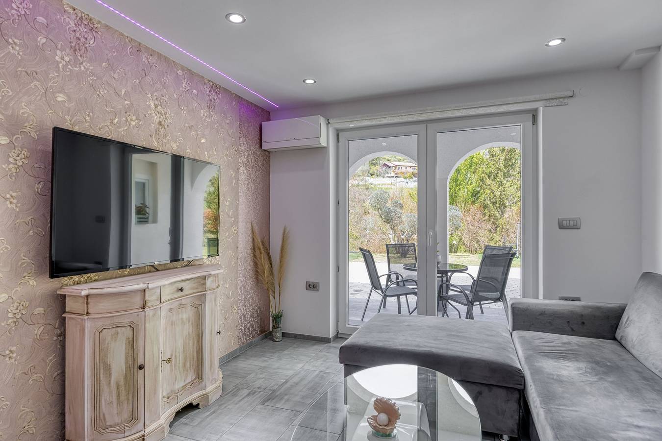 Entire apartment, Casa Ma3x Apartment Rose in Koper, Slovene Riviera
