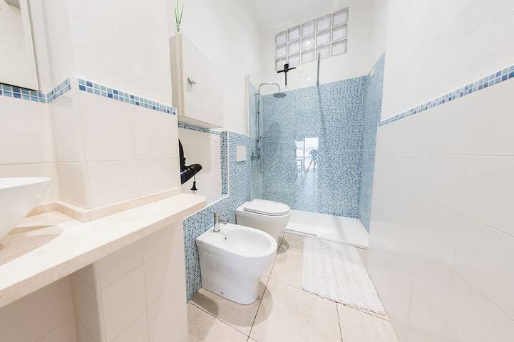 Apartamento entero, Huge Terrace Sea Front in Bosa Marina, Bosa (Italia)