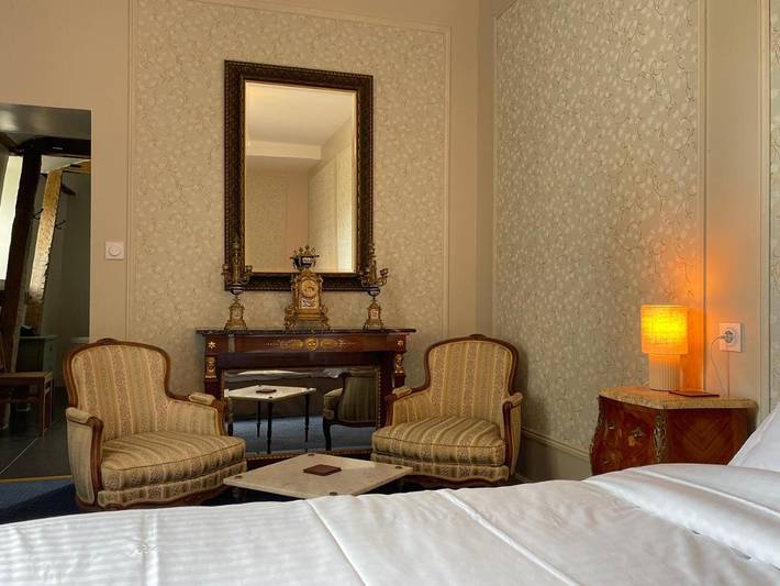 Hôtel pour 3 personnes, avec jardin ainsi que piscine et terrasse à Brain-sur-Allonnes - 4