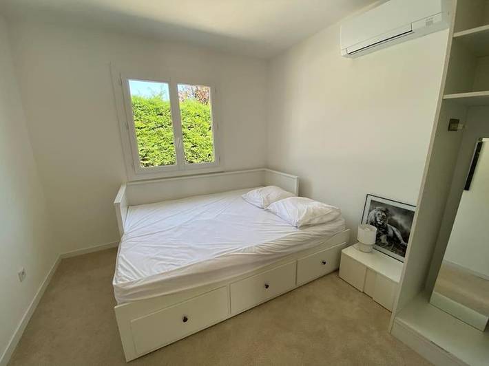 Location de vacances pour 6 personnes, avec piscine ainsi que terrasse et jardin à Lachapelle-sous-Aubenas - 3