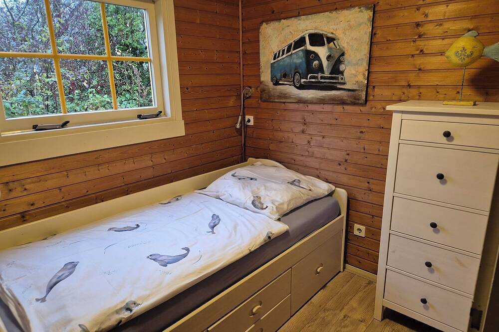 Gemütliches Ferienhaus in Oudesluis. Am Kanal und Boot mit Elektroaußenborder. in Niederländische Nordsee