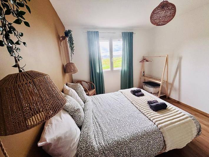 Gîte pour 4 personnes, avec terrasse et vue, animaux acceptés à Montlaur (Midi-Pyrénées)