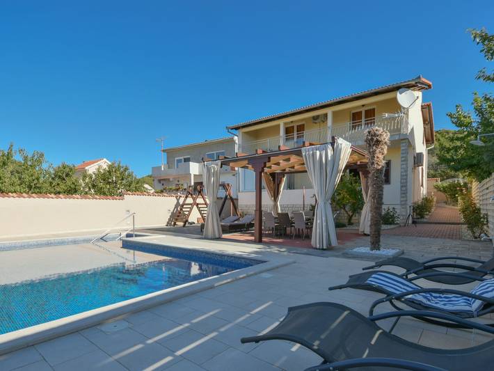 Ferienhaus für 8 Personen, mit Terrasse und Garten sowie Ausblick, mit Haustier in Općina Stankovci