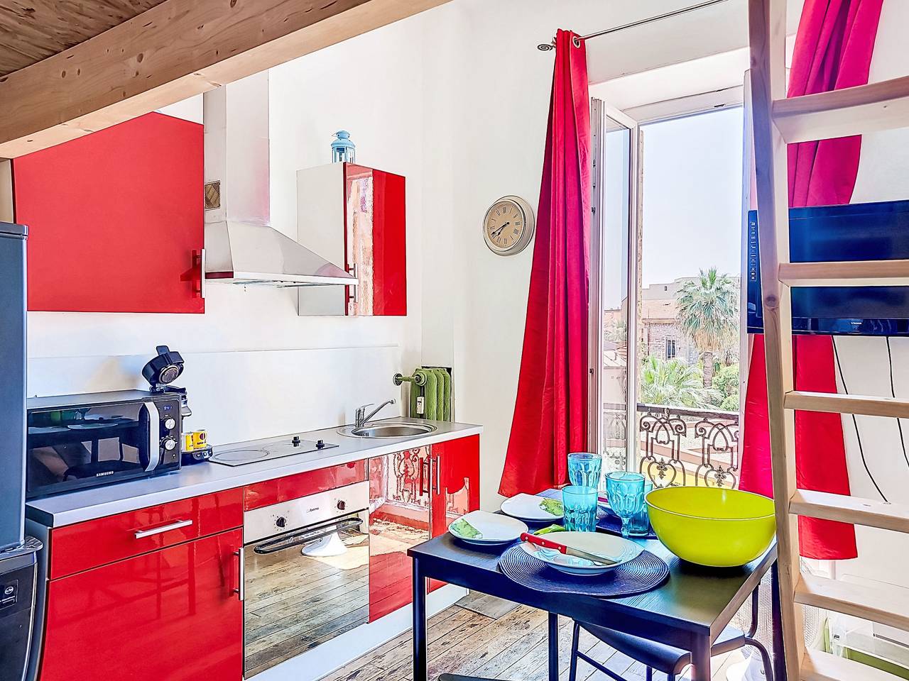 Appartement entier, Le Louvre in Menton, Côte méditerranéenne (France)