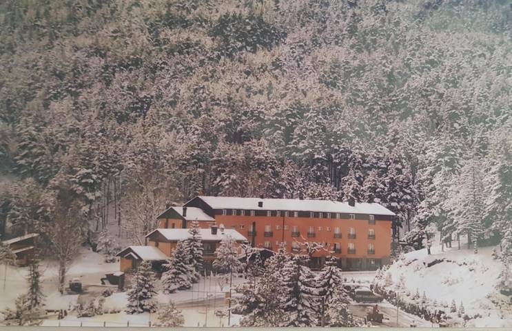 Casa rural para 2 personas, con Terraza además de Jardín y Vistas en Alp
