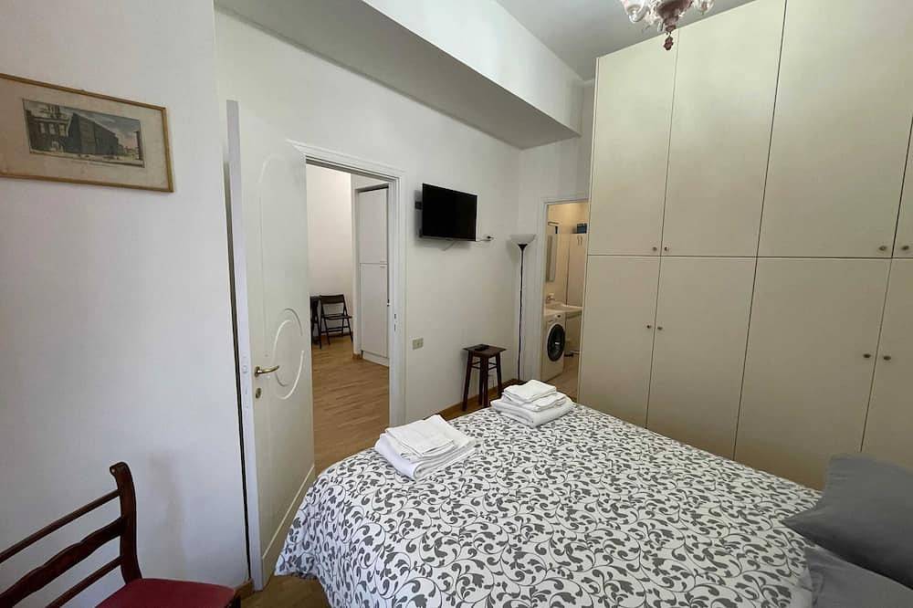 Entire apartment, Homerez - Apartment near the Colosseum in Rome City Center, Rome