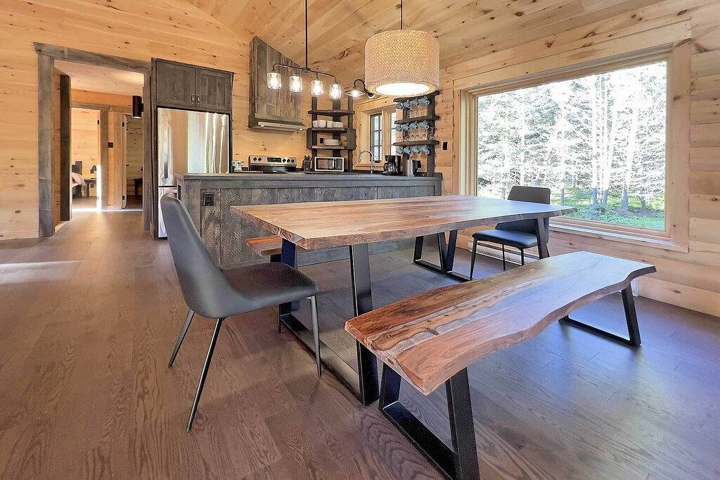 Arawak - Chalet Confortable et Moderne Avec Jaccuzzi in La Malbaie, Saguenay–Lac-Saint-Jean