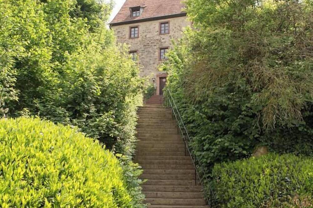 Entire apartment, Castle Room 6 - Hohenhardter Hof in Wiesloch, Kraichgau