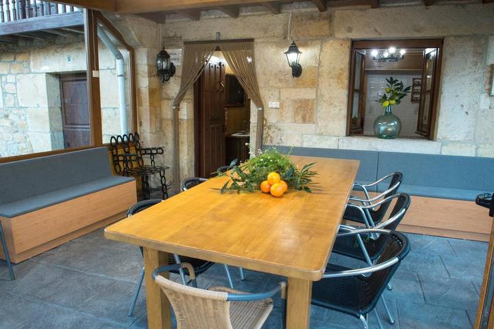Apartamento para 11 personas, con vistas y balcón en Santa María de Cayón
