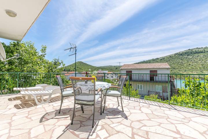 Casa de vacaciones para 10 personas, con balcón y jardín - 1