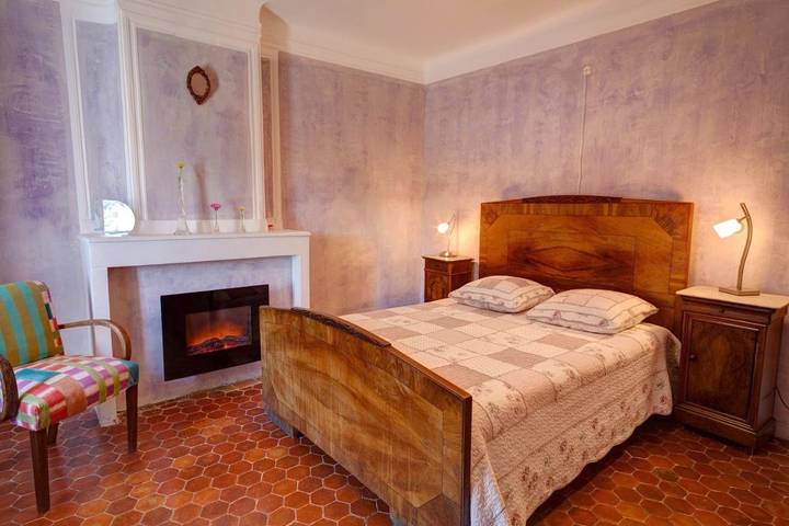 Chambre d’hôte pour 2 personnes, avec terrasse ainsi que jardin et piscine, animaux acceptés à Saint-Cyr-sur-Mer - 3