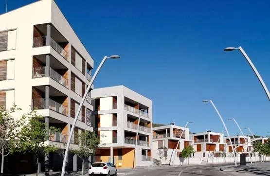 Apartamento de vacaciones para 5 personas, con jardín además de piscina y vistas - 1