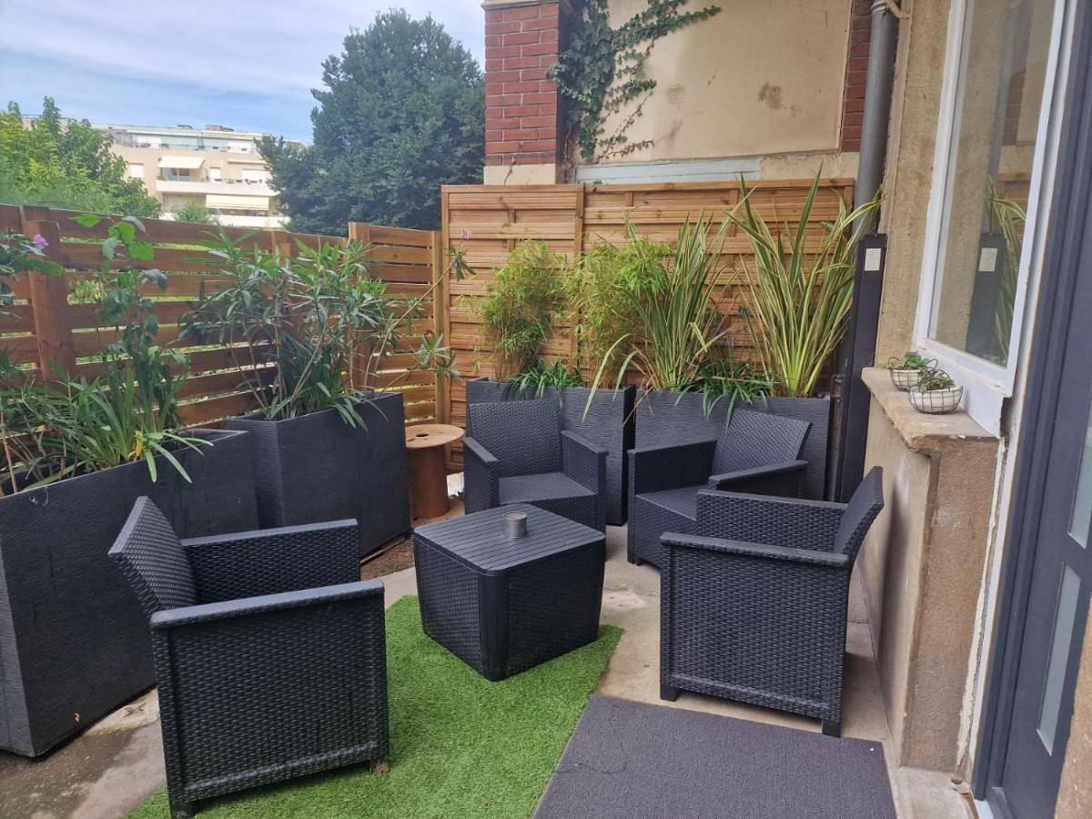 Appartement entier, One-Bedroom Apartment in Villefranche-sur-Saône, Beaujolais