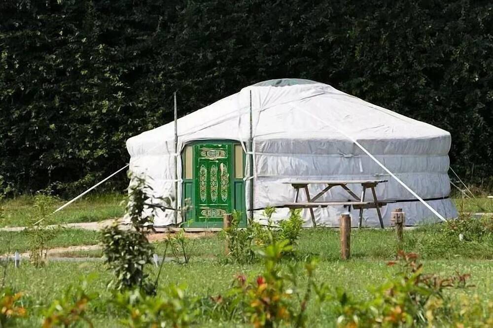 Yourte 7 Personnes in Dienné, Vienne (France)
