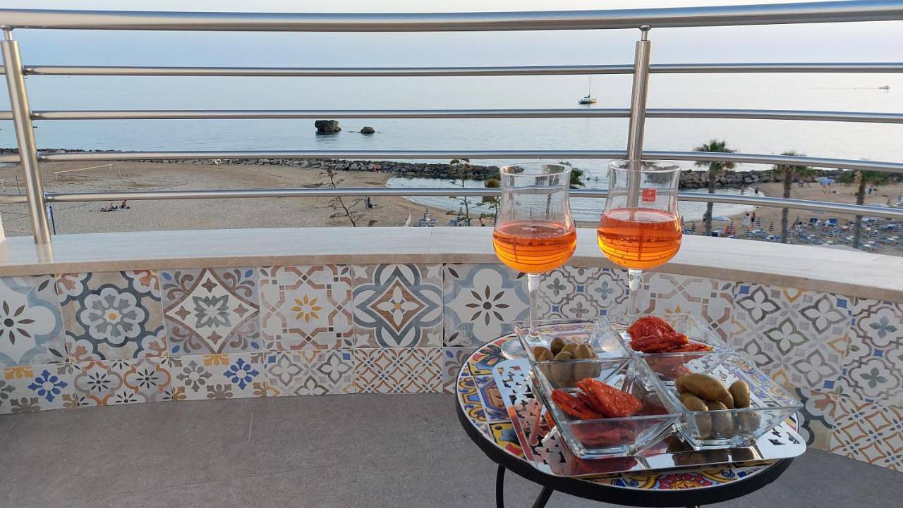 Ganze Wohnung, Three-Bedroom Apartment in Scoglitti, Vittoria