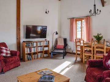Log Cabin for 5 People in Essex, East of England, Photo 2