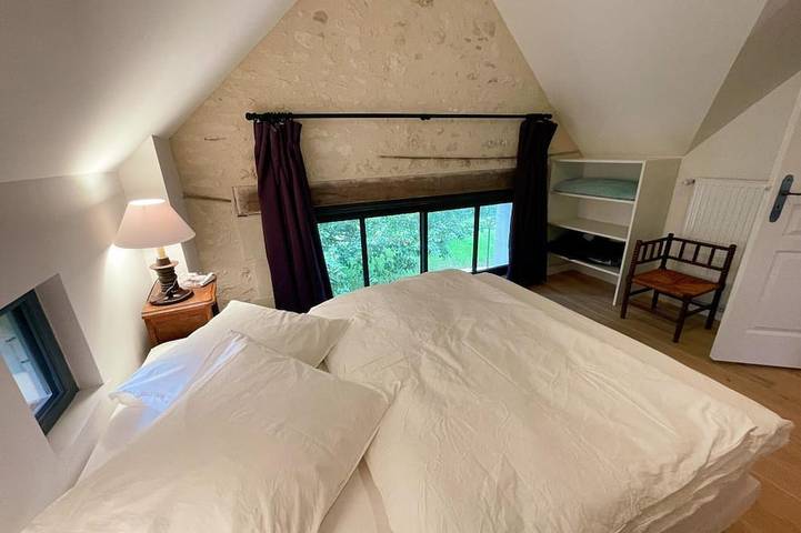 Gîte pour 7 personnes, avec jardin à Avon-les-Roches - 4