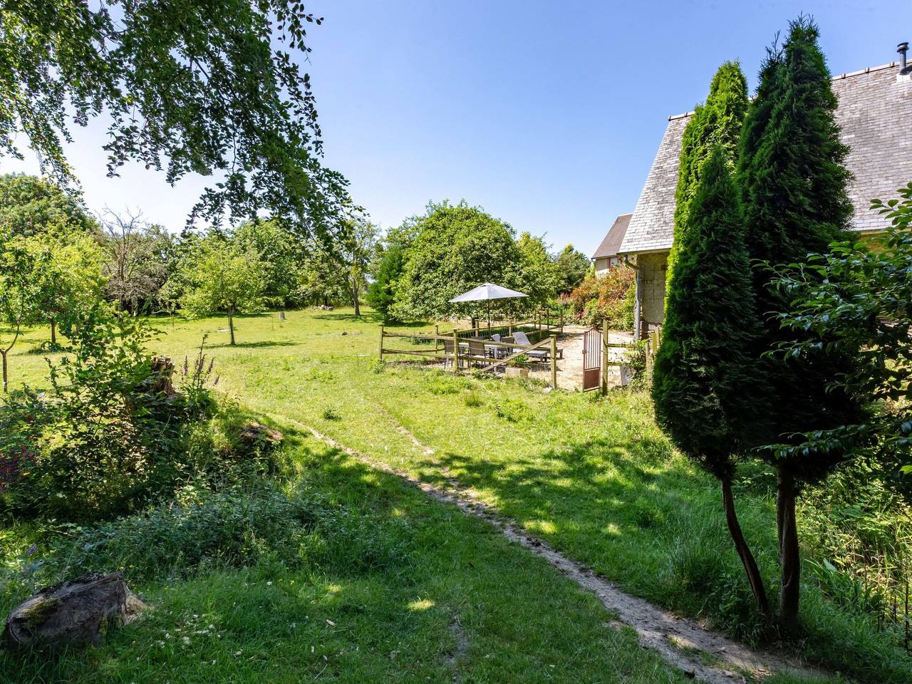 Au Verger Fleuri in Hudimesnil, Région de Coutances