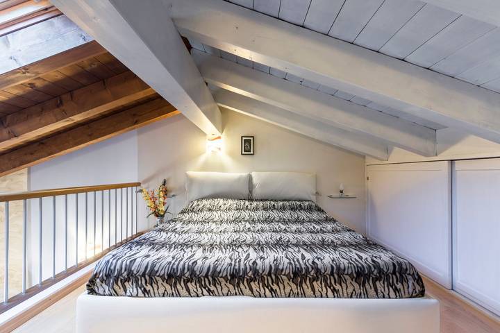 Hel lägenhet, Holiday Apartment "Rosalba" At the Foot of Monte Baldo with Balcony and Views in Ferrara di Monte Baldo, Gardabergen