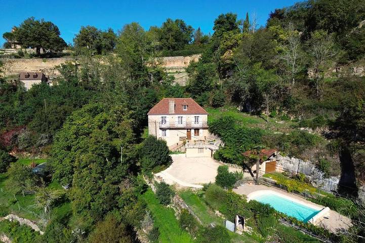 Maison de vacances pour 11 personnes, avec balcon ainsi que jardin et jacuzzi à Domme