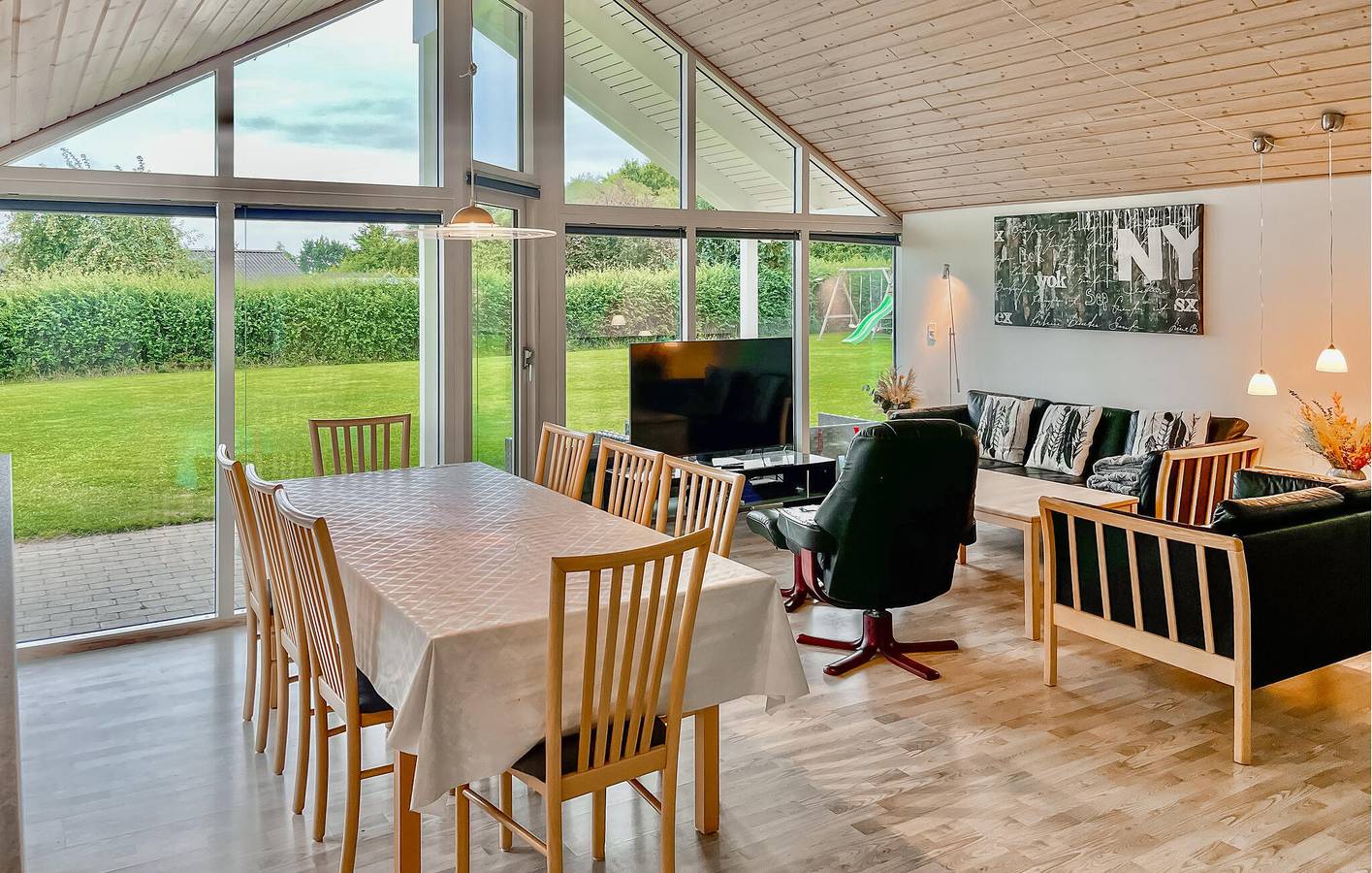 Feriehus for 8 personer med terrasse in Følle Strand, Djursland