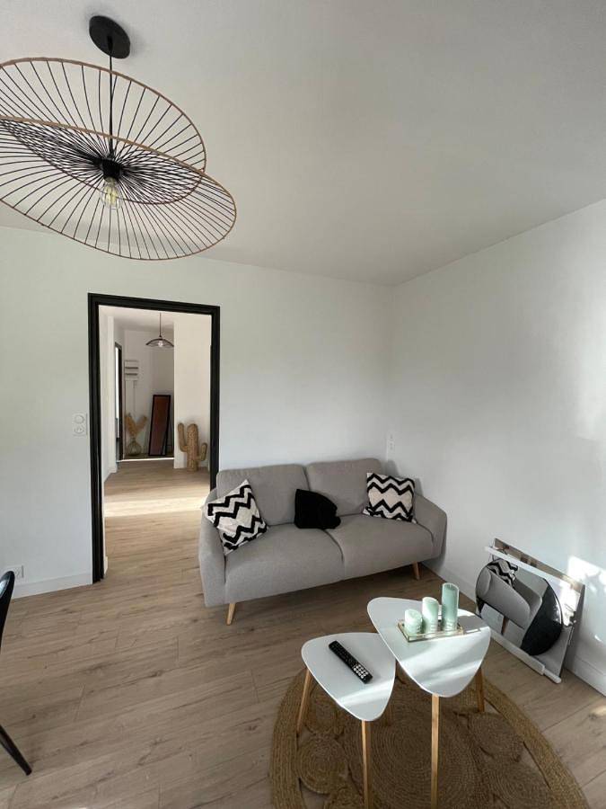 Location de vacances pour 4 personnes, avec vue ainsi que terrasse et jardin à Coucouron - 2