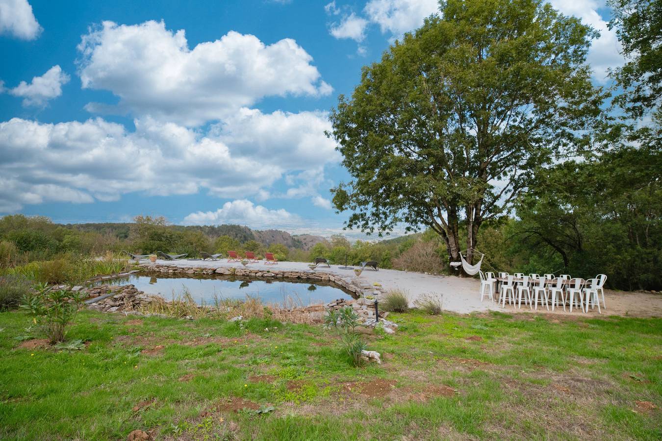 Ferienhaus 'Charmante Et Élégante Ferme Rénovée' mit Blick auf den See, Gemeinschaftspool und Wlan in Dourgne, Castres und Umgebung